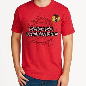 NHL Tshirt M Men's Red Chicago Blackhawks Hockey Short Sleeve Graphic Licensed